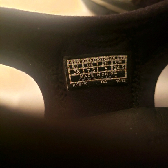 KEEN Clearwater Cnx Black and Yellow Draw String Sandals Woman's Sz 7.5 1008770 - Picture 14 of 14